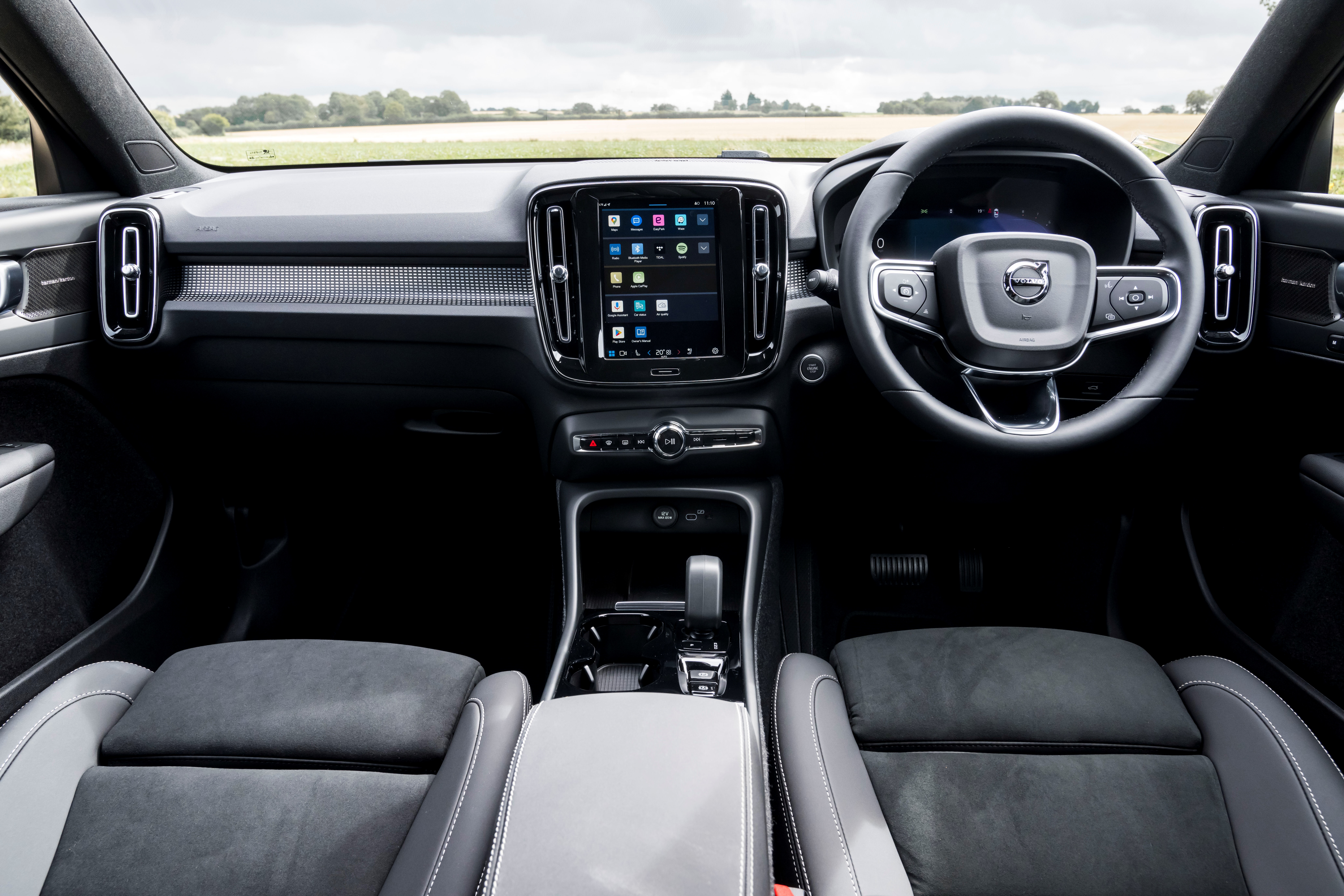 Volvo XC40 B4 Ultra-4.jpg